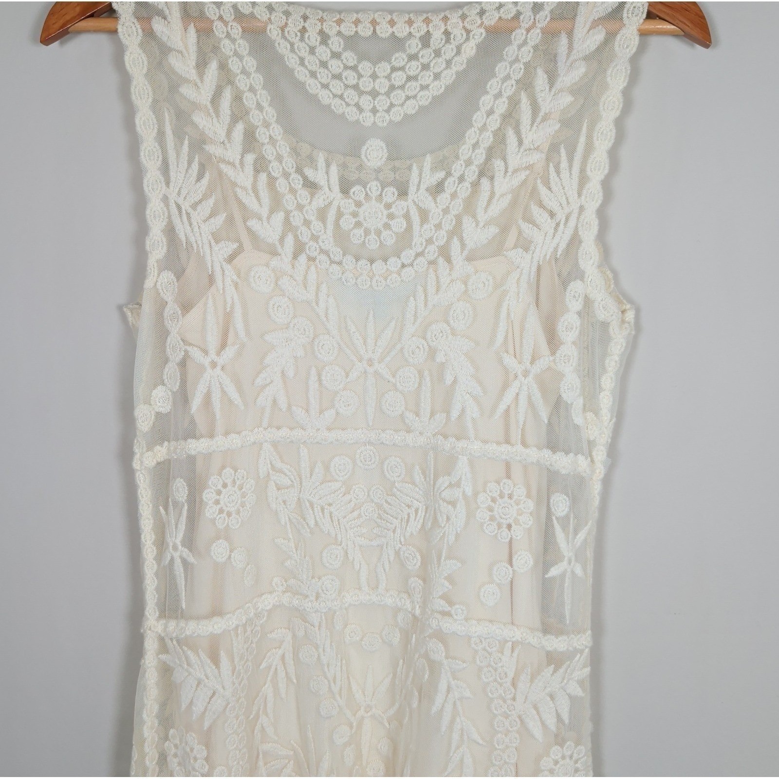 Express Ivory Lace Overlay Sleeveless Embroidered Scalloped Hem Dress Small Boho