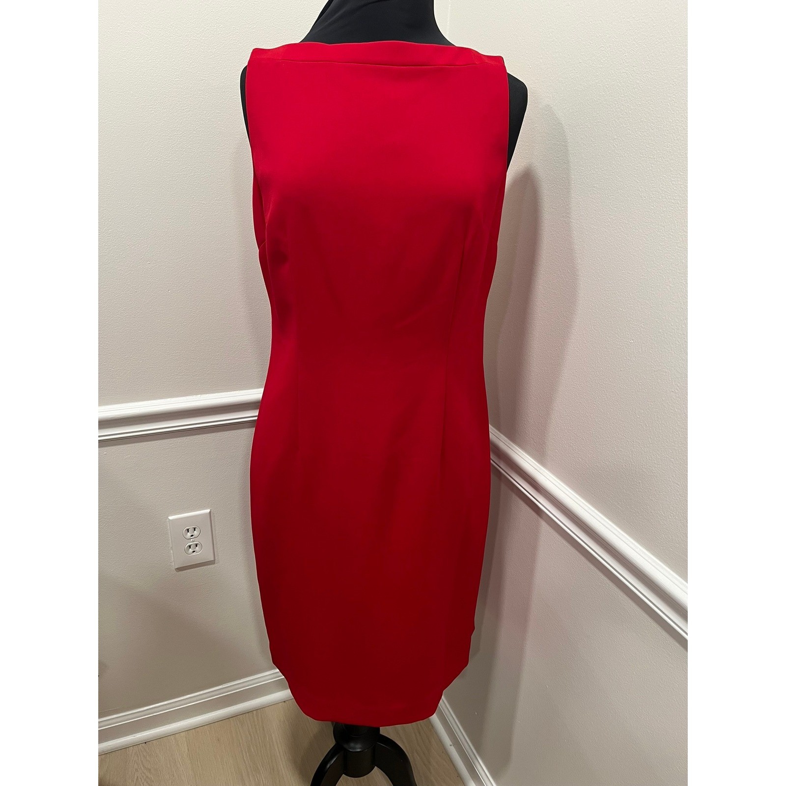 Yansi Fugel Red Sleeveless Sheath Dress Boat Neck Cocktail Workwear
