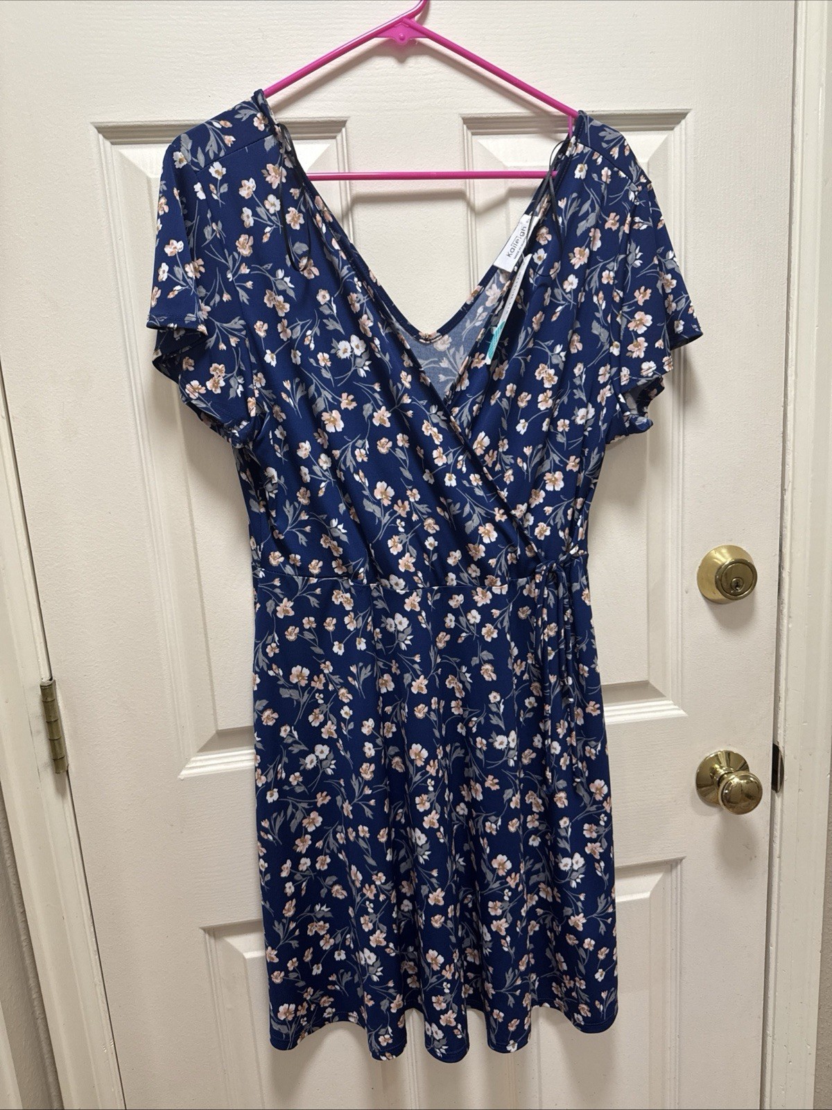Kaileigh Dress XLP Floral V Neck Dress Classic and Feminine