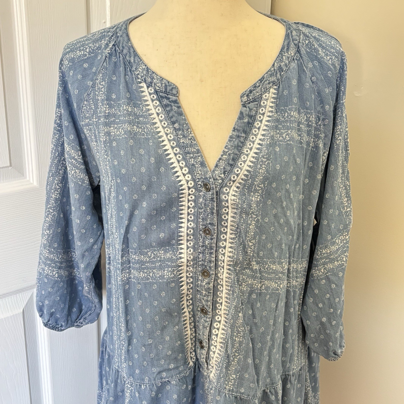 Chelsea & Violet Silk Chambray Shift Dress Embroidered V-Neck Slit Sleeve L