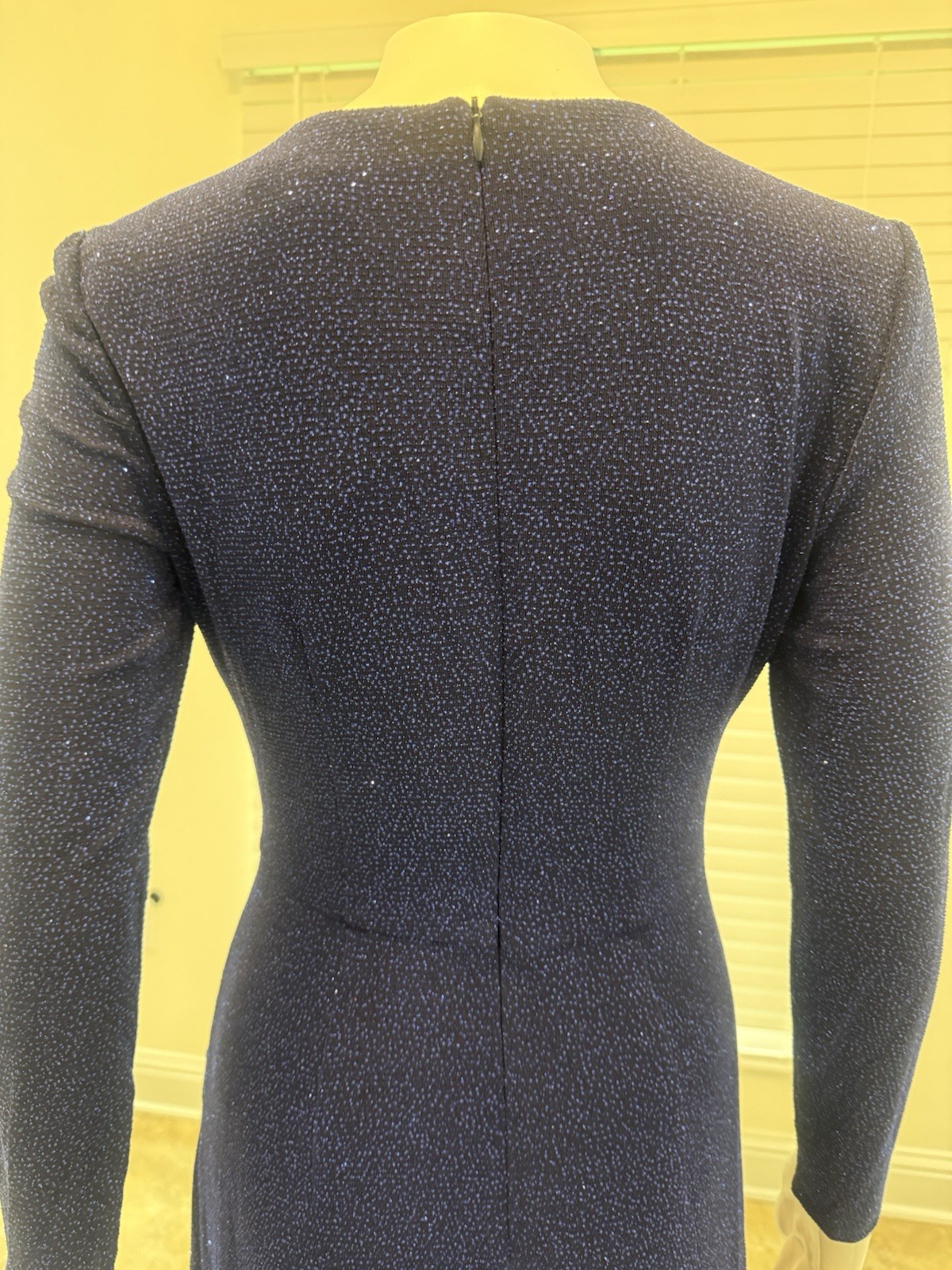 Maggy London Sequin Keyhole Neck Long Sleeve Cocktail Dress in Navy Blue Size2
