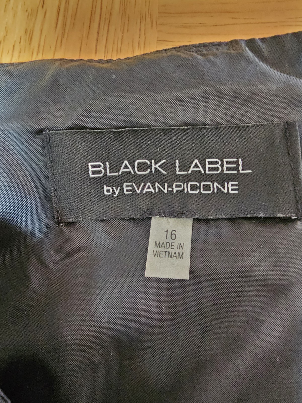 Black Label Evan Picone Dress Size 16 Sleeveless Fit Flare A-Line Seamed LBD EUC