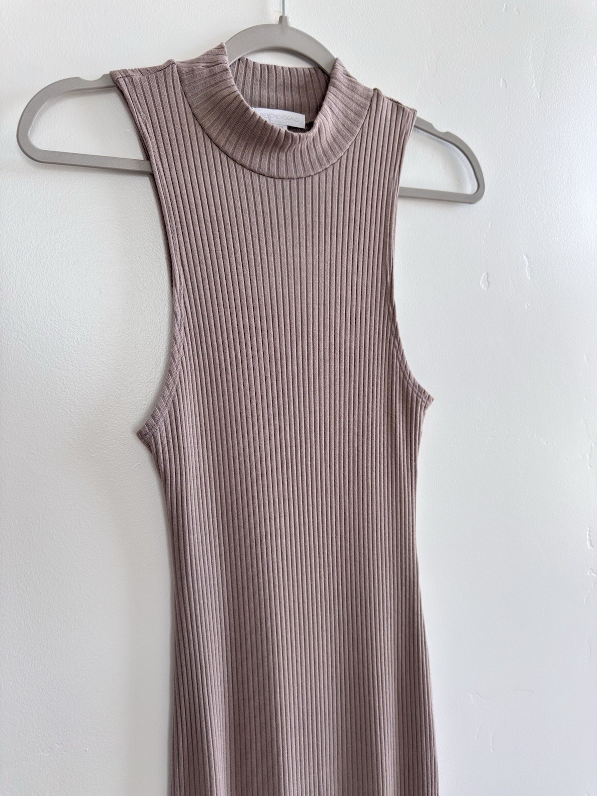 Beyond Yoga Well Traveled Ribbed Mock Neck Sleeveless Midi Maxi Dress Taupe M