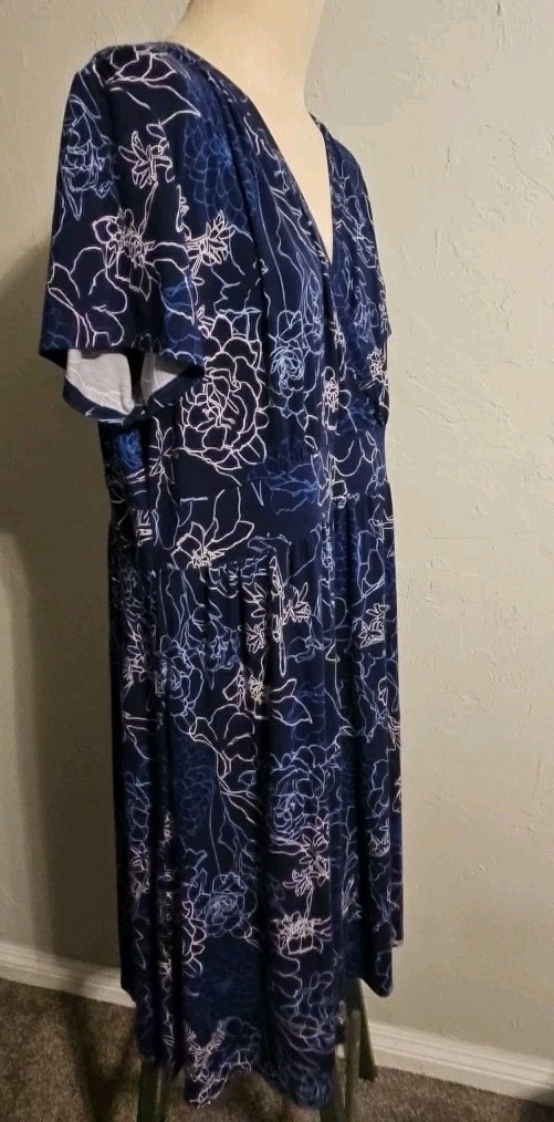 L.L. Bean 2X REG Blue Floral Print Stretch Surplice Midi Dress