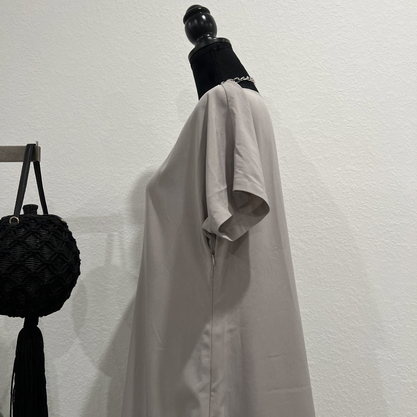 Moyuru Polyester Gray Midi Dress Sz M (item B10)