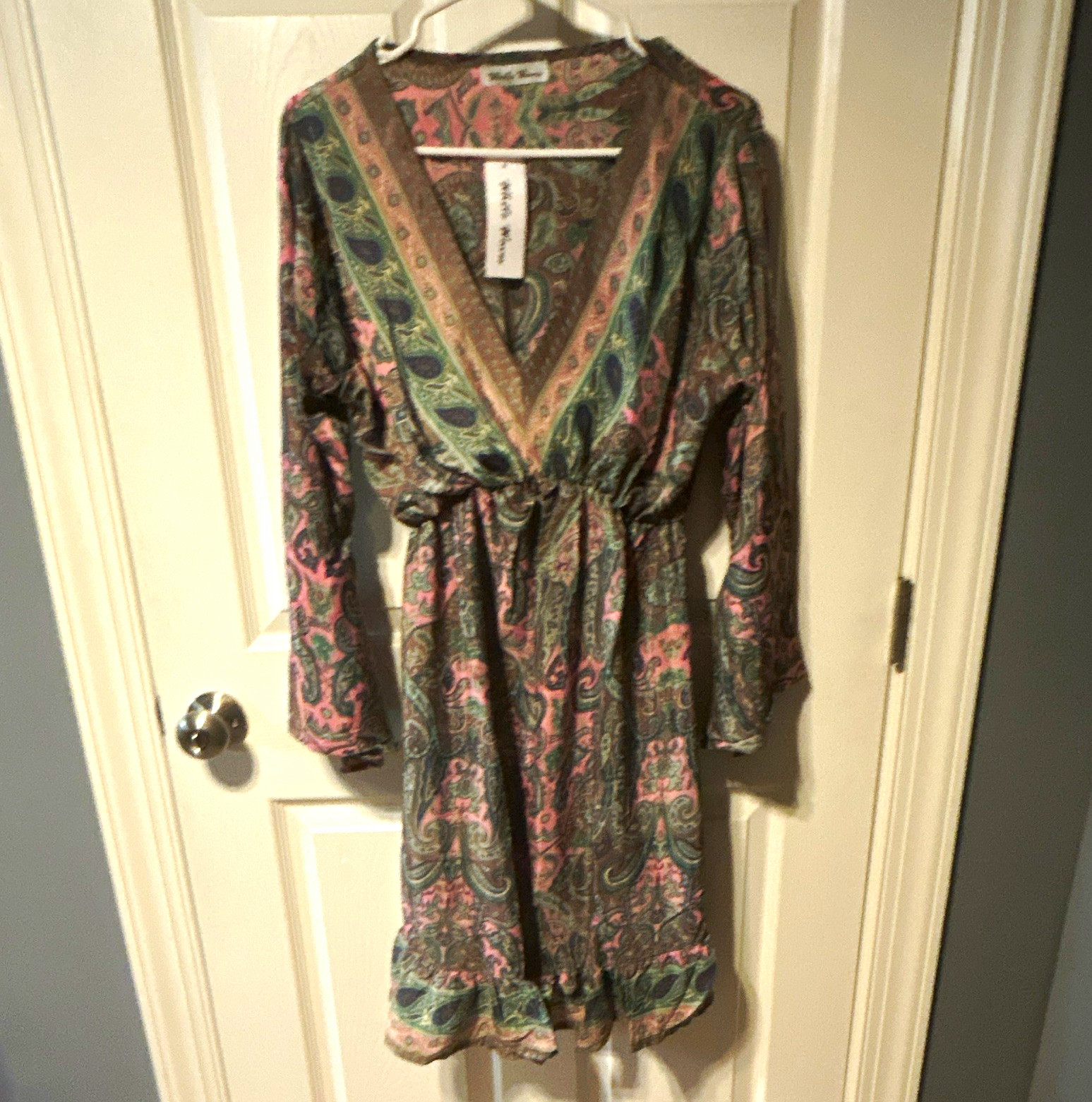 White waves Paisley V-Neck Long Sleeve Elastic Waist Mid length dress