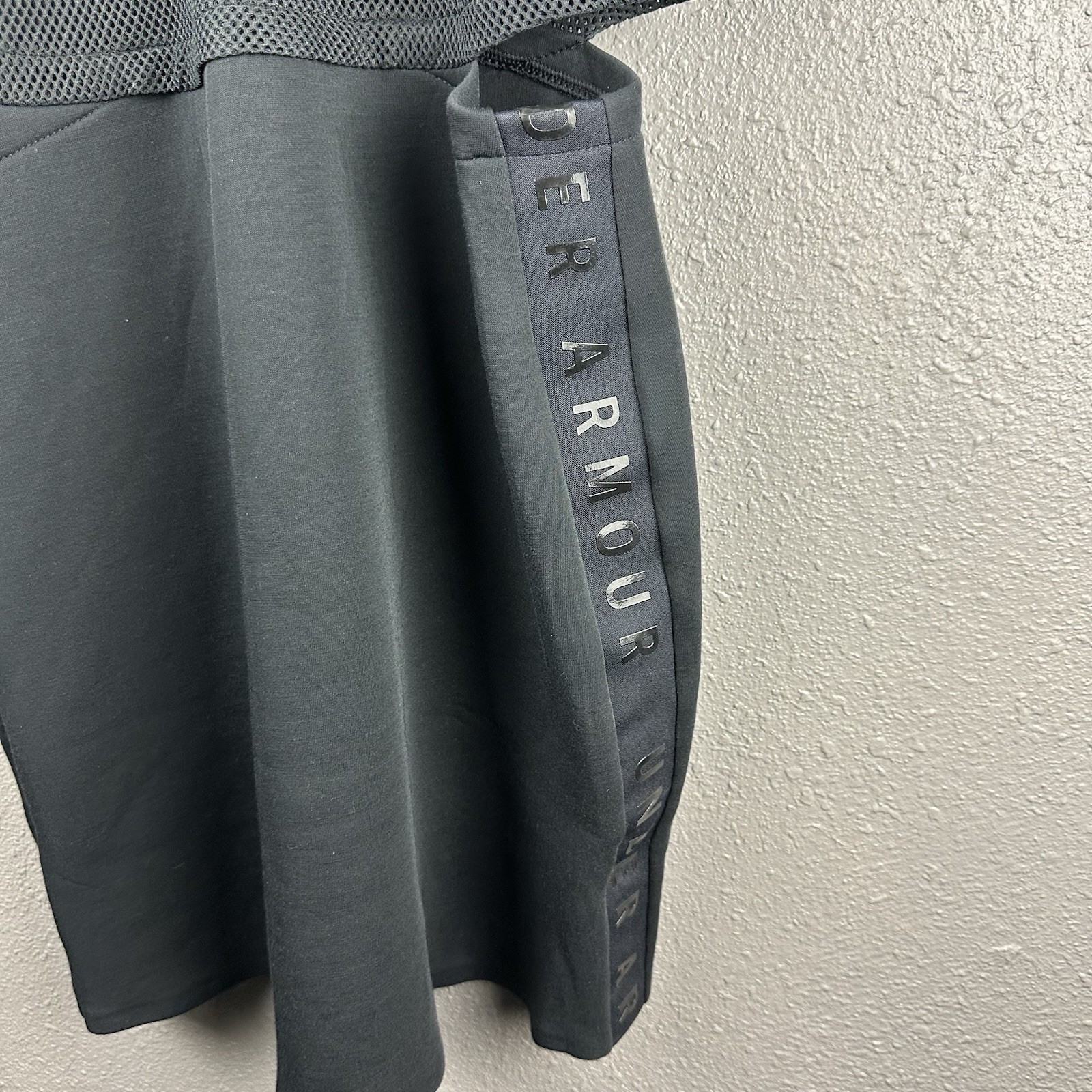 Under Armour Black Sleeveless Athletic Dress Cutouts, Mesh, Logo Size Medium