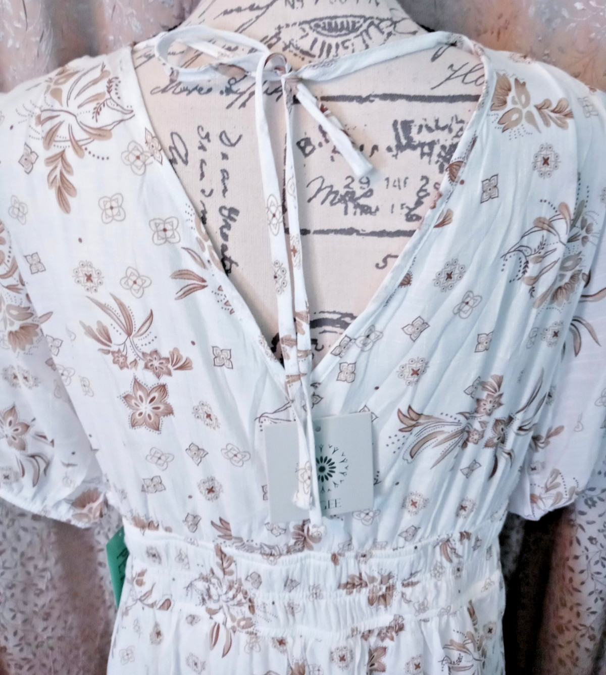 J Gee Feminine Smocked Waist Ruffled Beige & White Floral Print Maxi Dress PXL