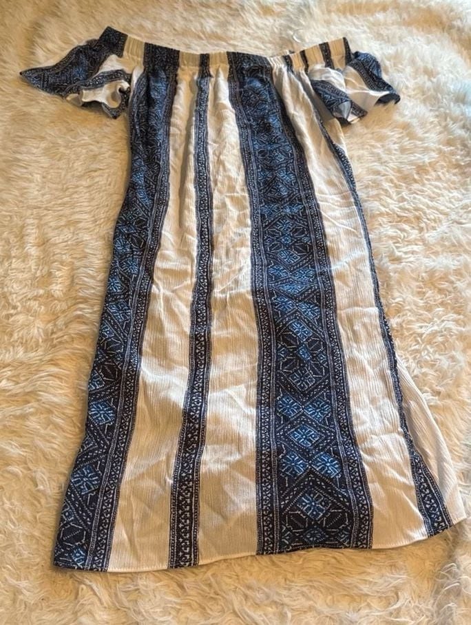 NWT Michael Kors Off the Shoulder Blue and White Paisley Stripe Gauze Dress