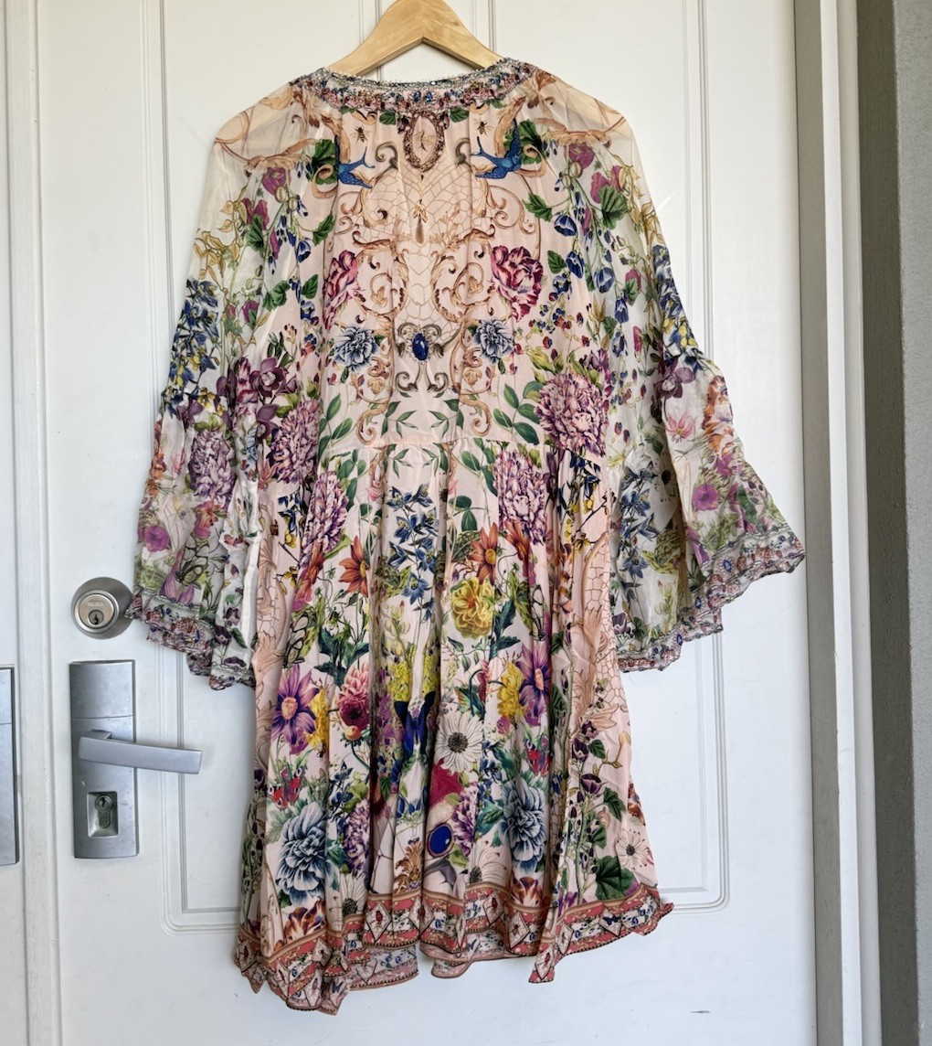 Camilla Dress Size S-M Oversized Queens Bee Hive Floral Flared Sleeve 100% Silk