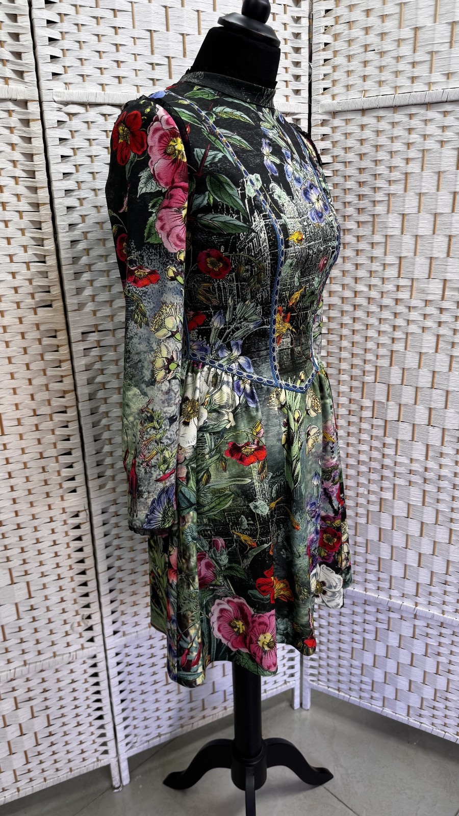 Michal Negrin Elegant Floral And Crystals Dress Size – 36 – NWT