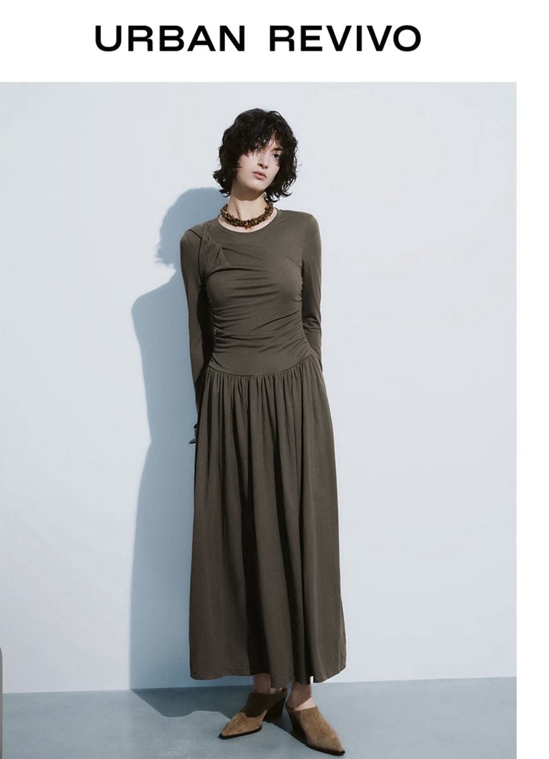 URBAN REVIVO Women’s Brown Solid Ruched Maxi Dress Long Sleeve Round Neck
