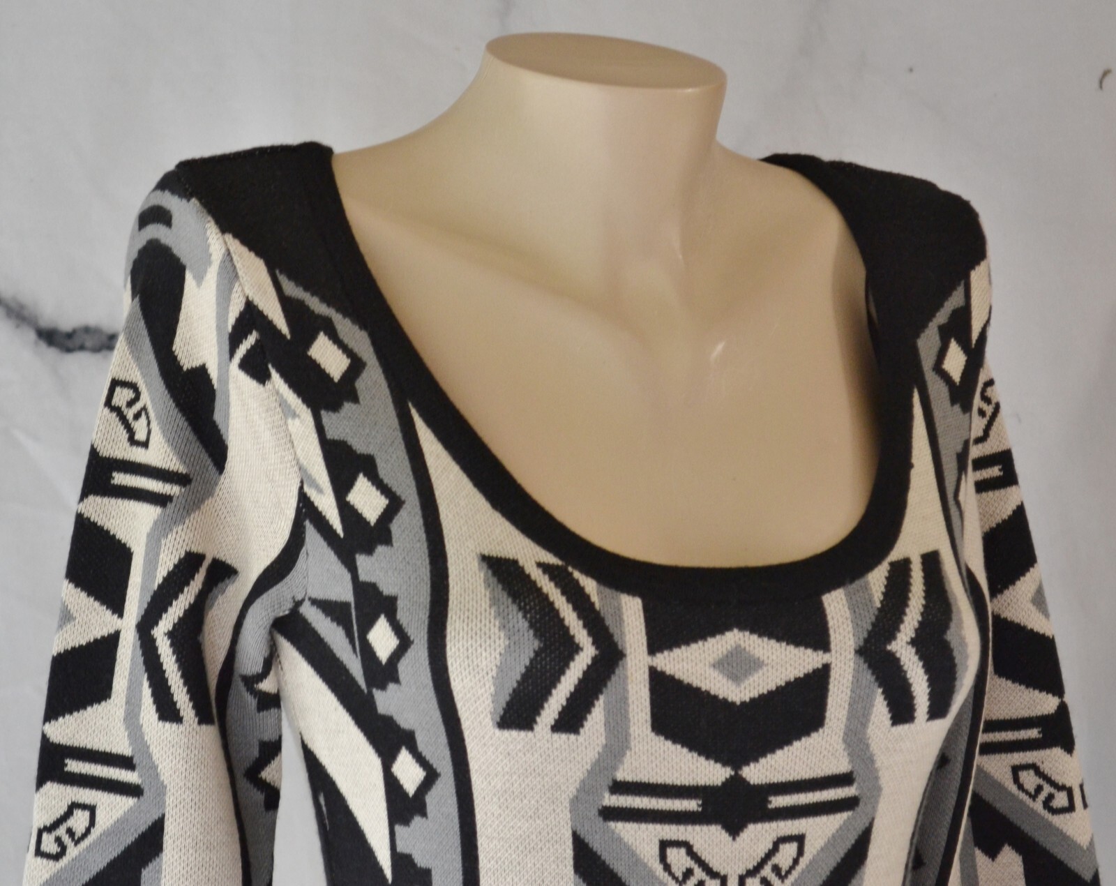 T/O SWEATERS Black Tan Gray Patterned Sweater Dress Small 3/4 Sleeves Acrylic