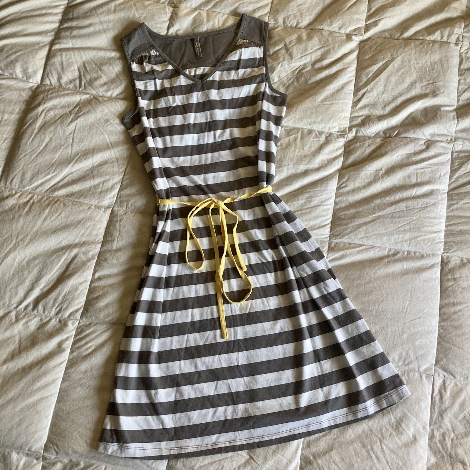 Hanna Andersson Dress WomensS Gray White Stripe Yellow Tie Belt Beachy Coastal