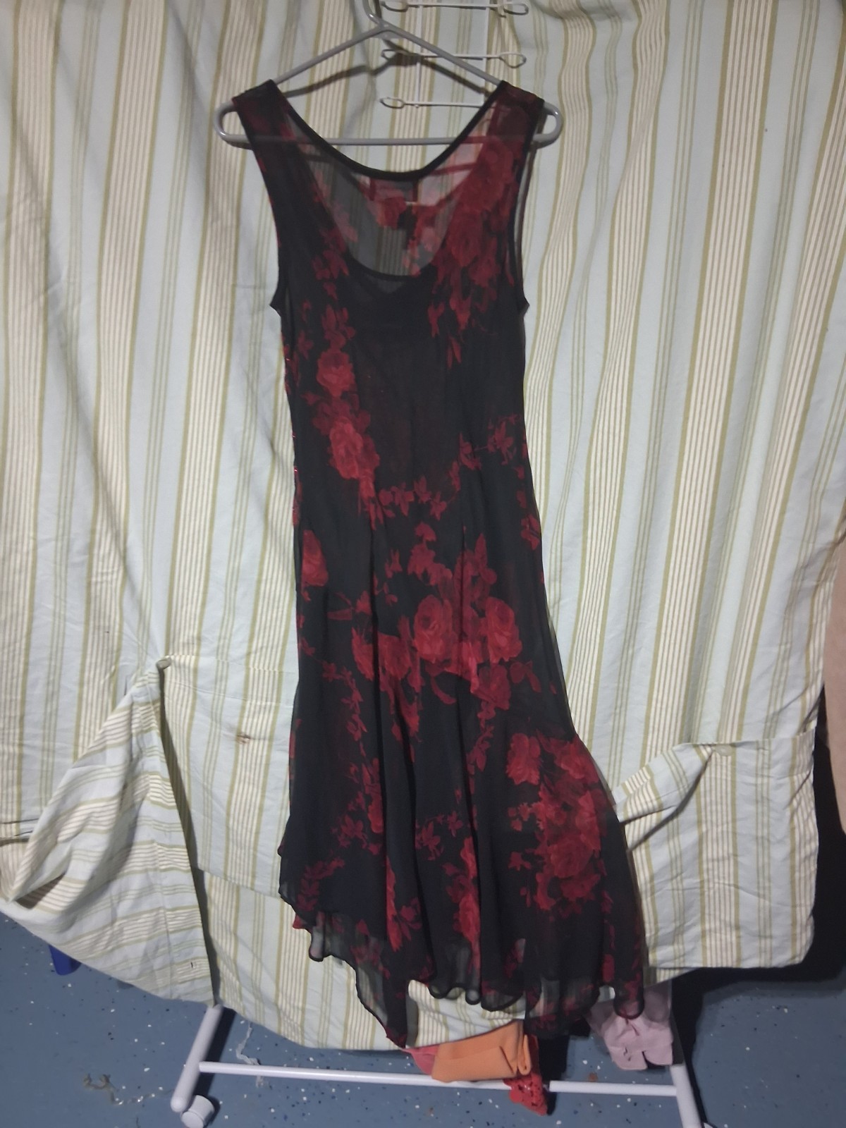 Connected Apparel Women’s Black Red Floral Cowl Neck Sequin Midi Slip Dress L