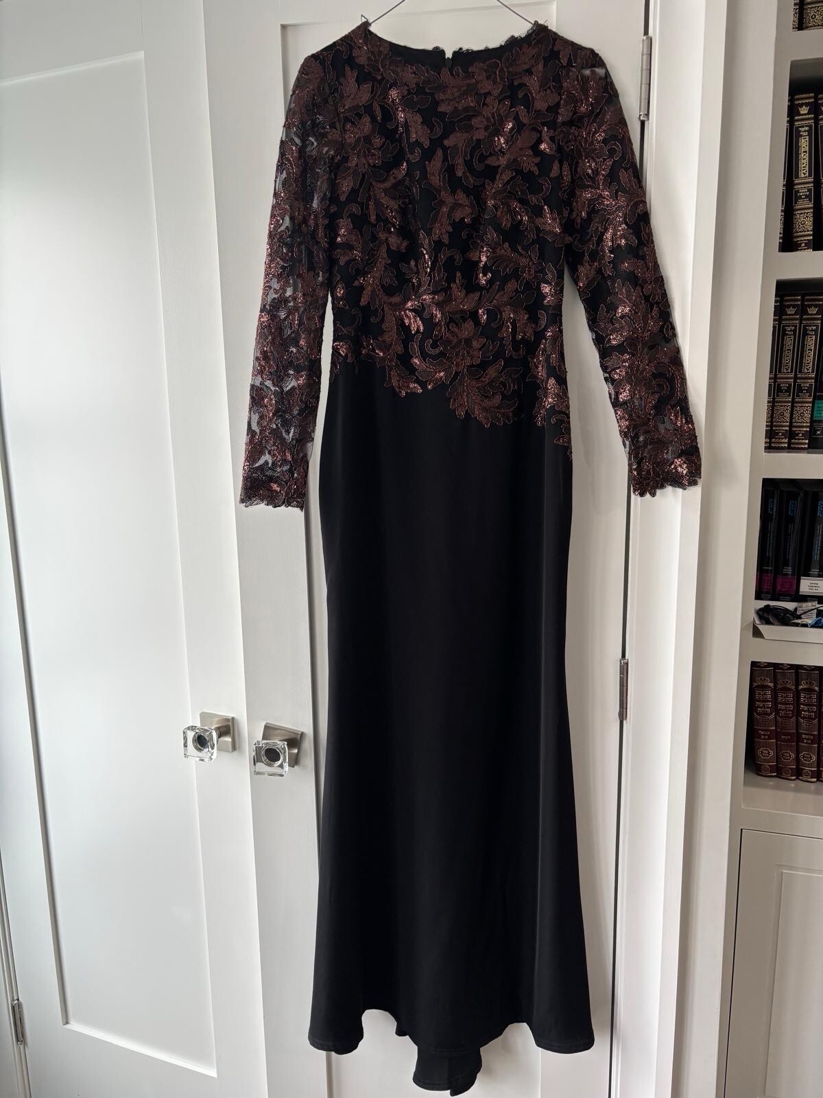 Tadashi Shoji Black Long Sleeve Embroidered Pinkish Sequin Gown Size 2 New