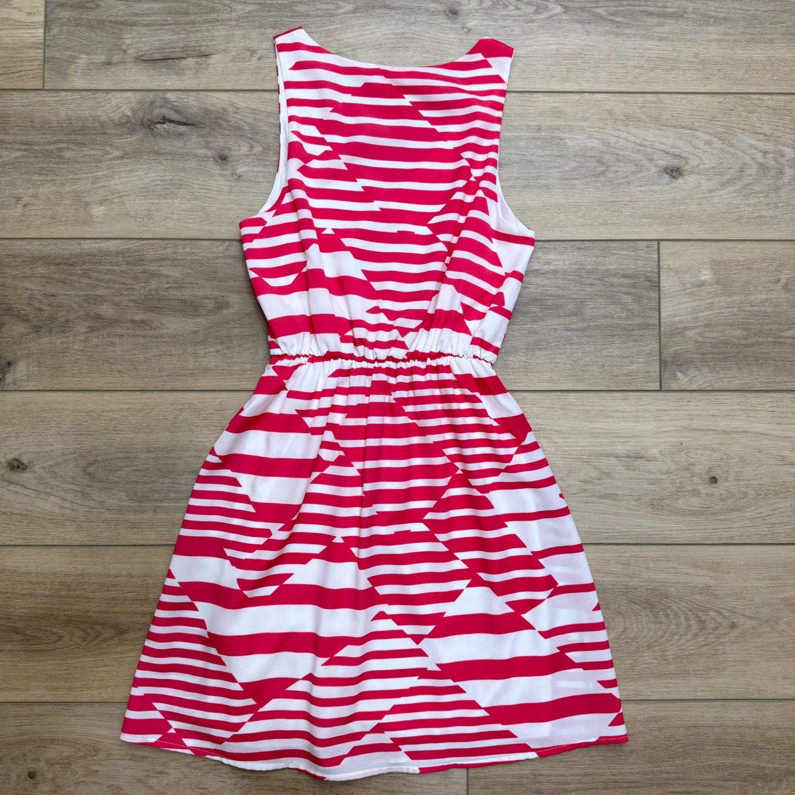 Everly Red White Geometric Striped V-Neck Fit Flare Dress Small Sleeveless