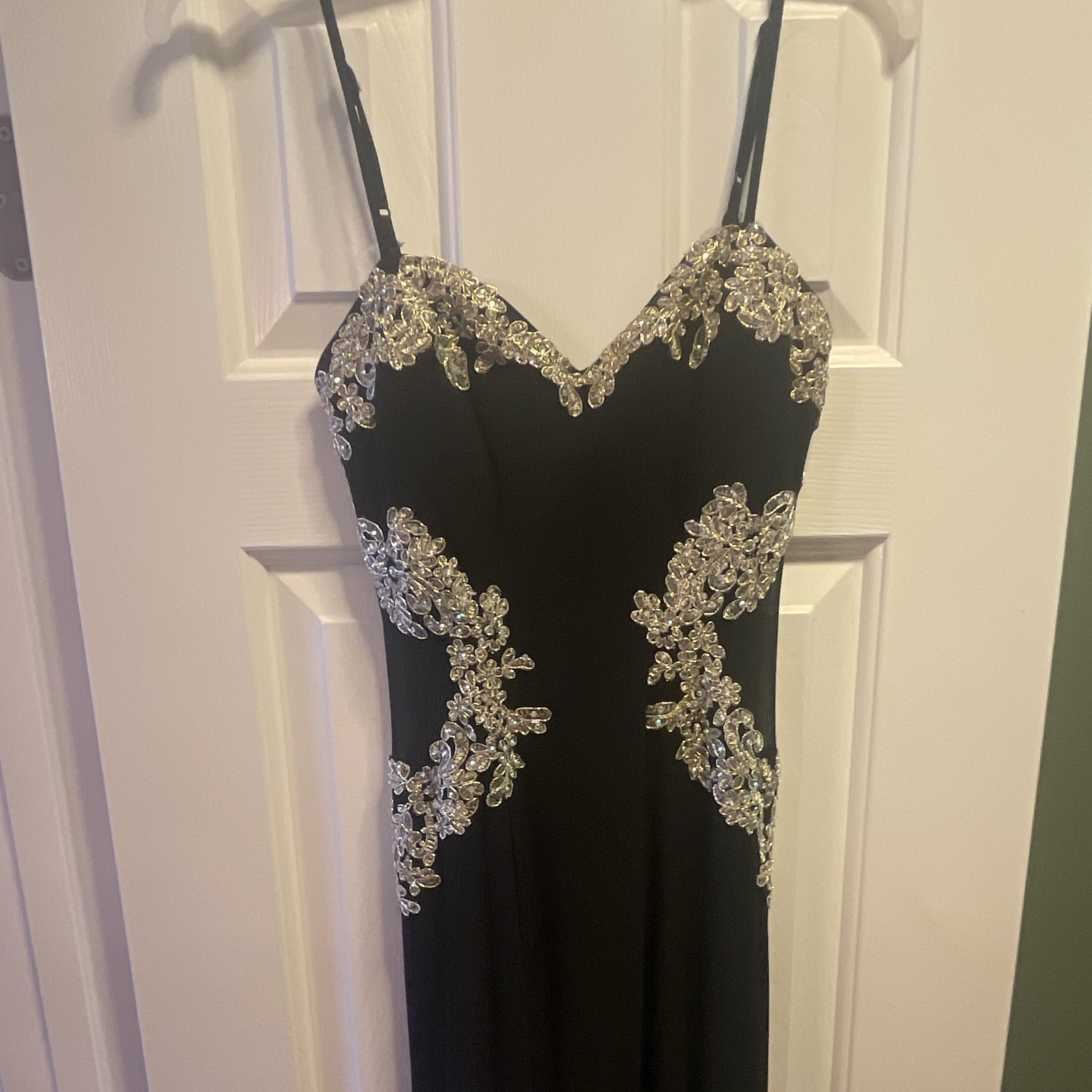 B Darlin Black Long Gown V-Neck Spaghetti Strap Beaded Side Slit Size 5/6