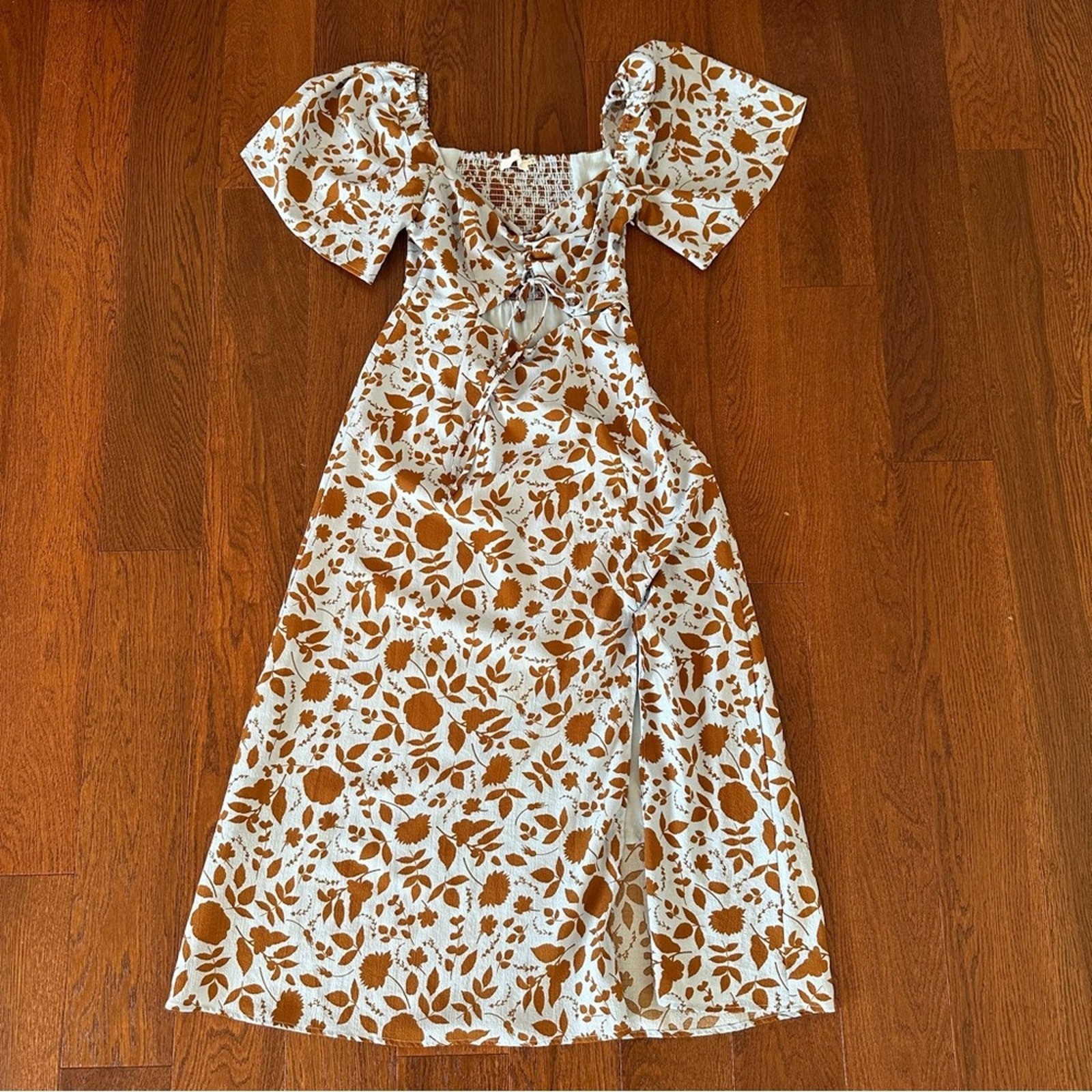 ASTR LACE UP FLUTTER SLEEVE CUT OUT MIDI DRESS BLUE BROWN FLORAL size S