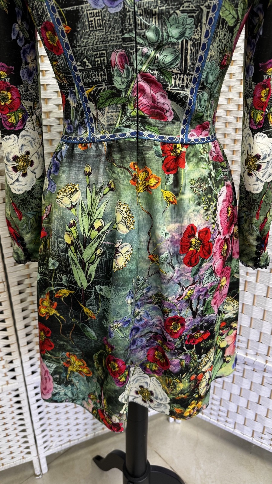 Michal Negrin Elegant Floral And Crystals Dress Size – 36 – NWT