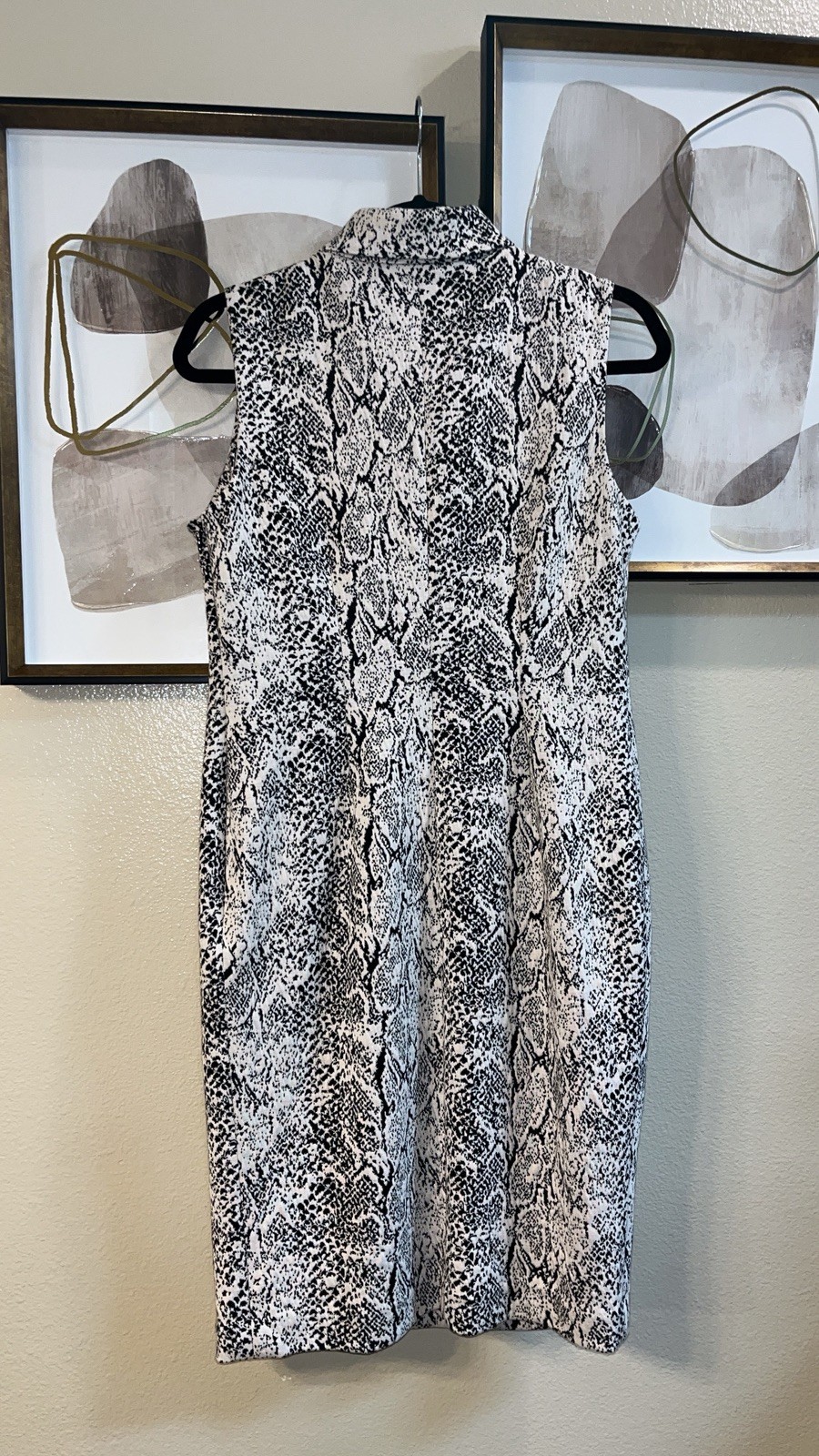 Calvin Klein Sleeveless Snake Print Sheath Dress Women’ Size M Black/Gray&White