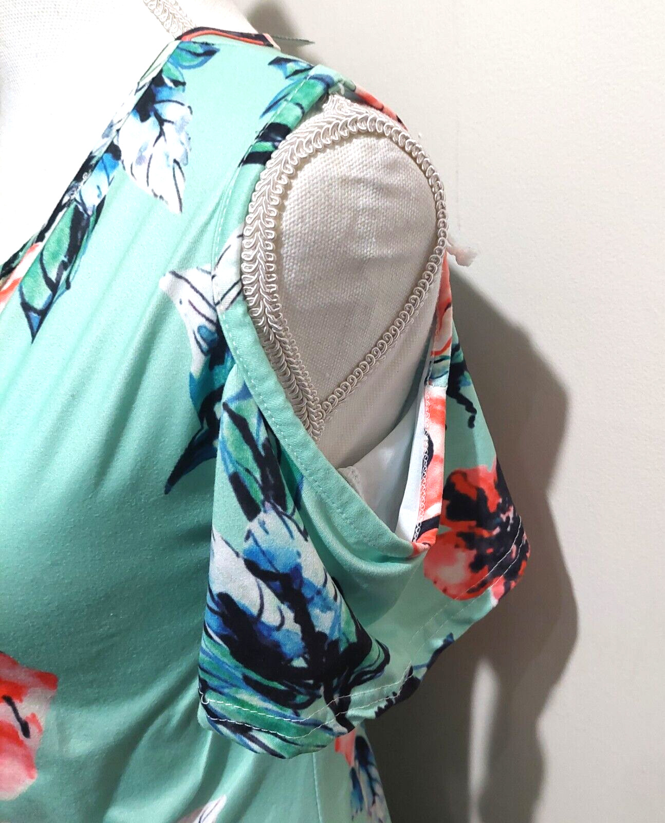 Womens Juniors Medium Cold Shoulder Dress Stretch Floral Knee Length Polyester