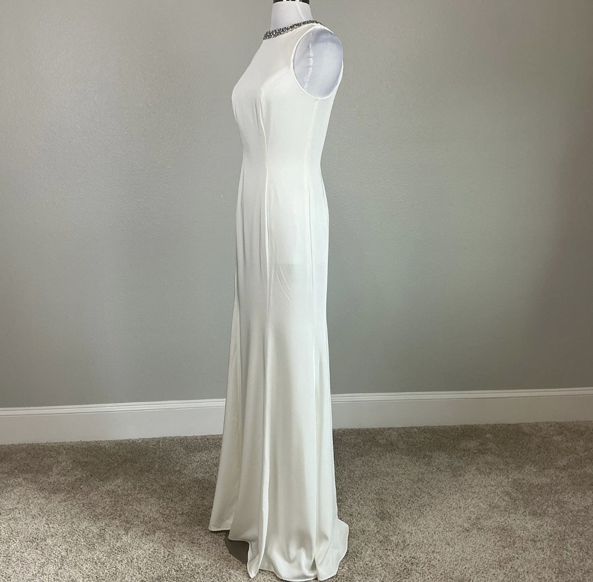 Mac Duggal 49093 White Evening Gown Beaded Neck Sleeveless Mermaid Dress Size 4