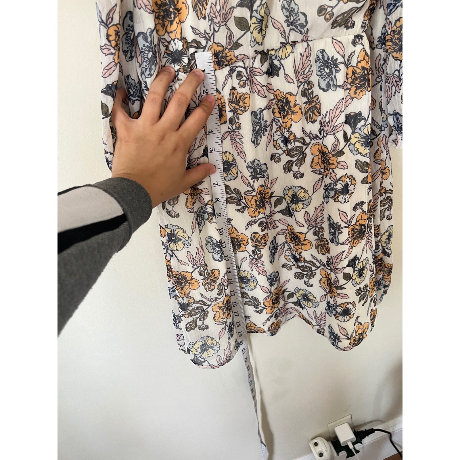 Eyeshadow Floral Cold Shoulder Mini Dress White Orange Blue Mock Neck Large