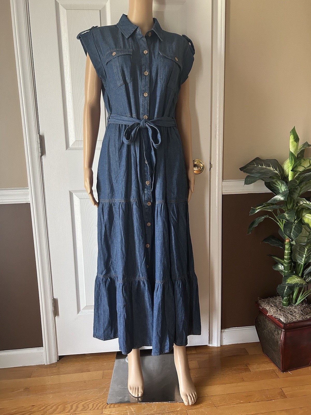 Meadow Rhodes Tiered Capped Sleeve Denim Dress w/Pockets ~ Size L (Denim Smell)