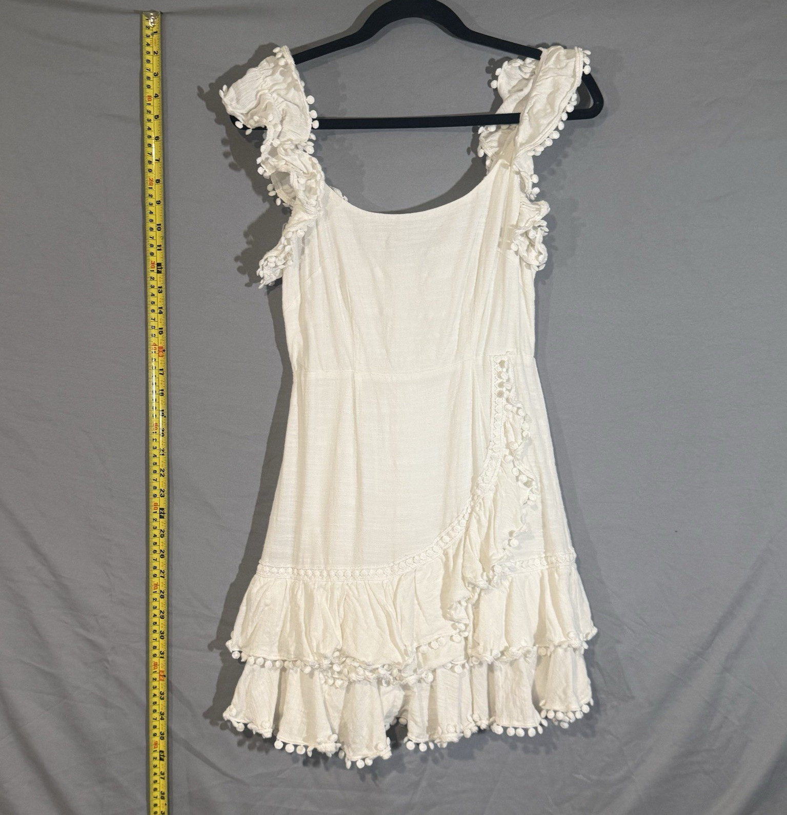 Selfie Leslie White Solid Mini Dress Sleeveless Ruffle Pom-Pom Zip Back S