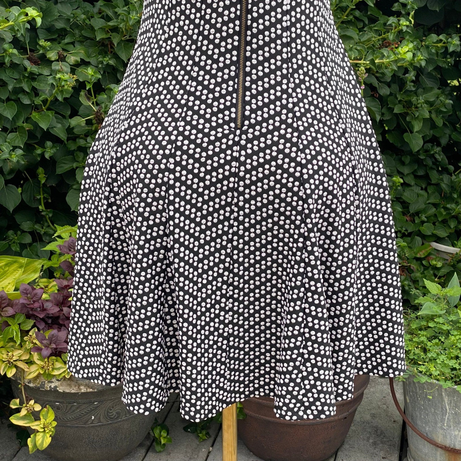 Classy Black & White Polka Dot Boat Neck Tailored Fit Midi Dress Timeless – L