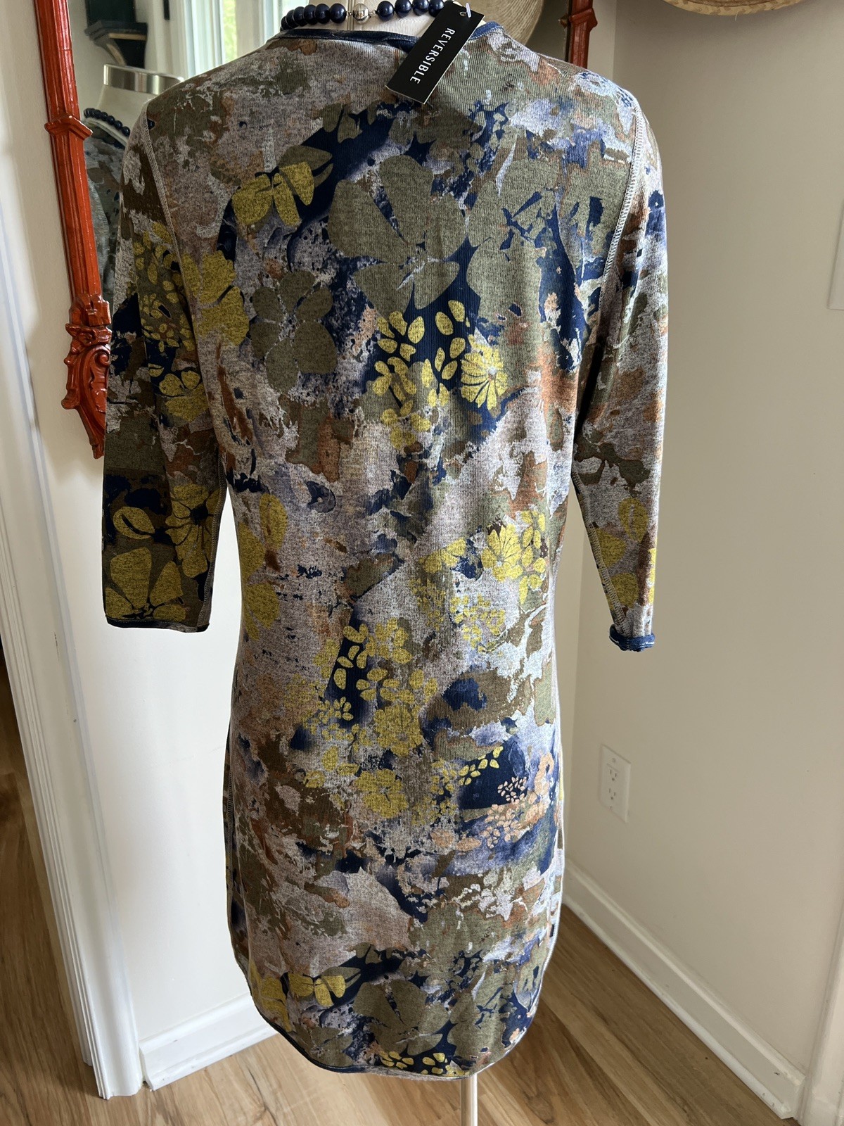 NEW Reversible Knit Slight V Neck Bracelet Sleeve Dress Size Small