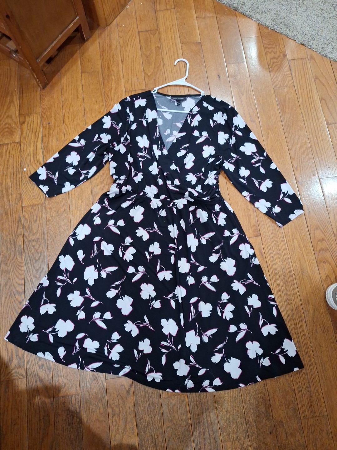 LANE BRYANT Black Plus Floral V Neck Elastic Waist DRESS Size 18/20 Poly/Spandex