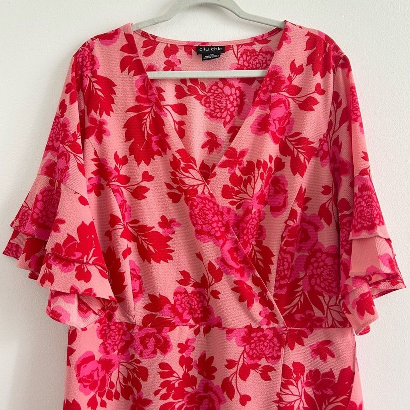 City Chic Trendy Plus Size Mini Dress in Scarlet Floral size Large/20 Faux Wrap