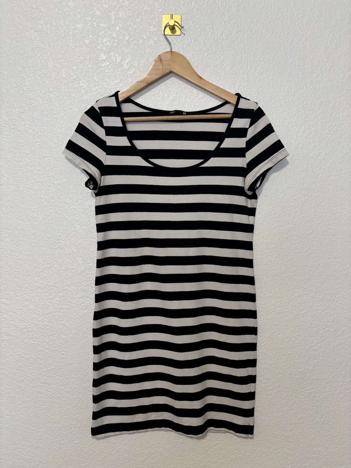 H&M Basic Womens Large Black White Striped Scoop Neck Bodycon T Shirt Dress