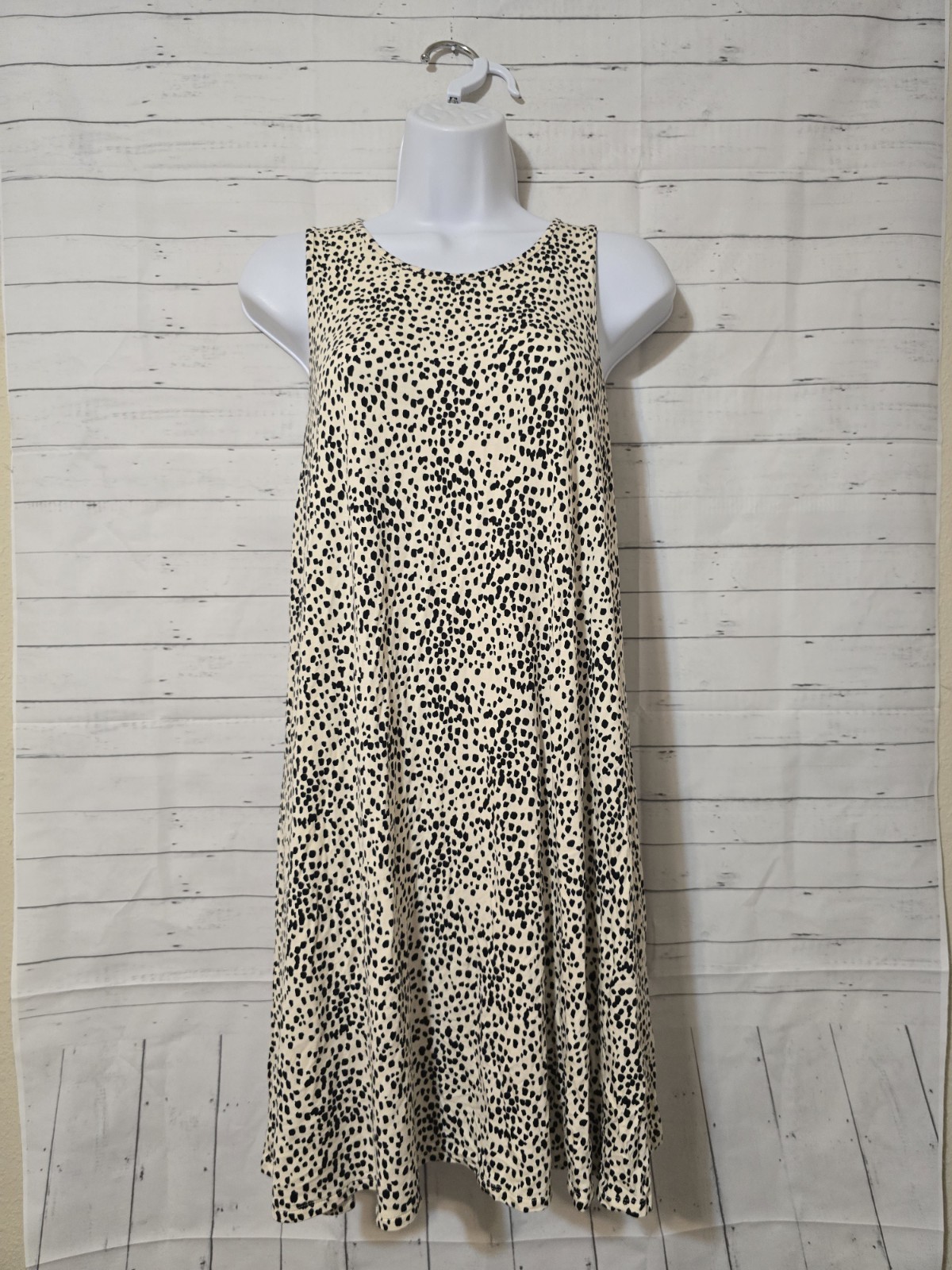 Women’s Express Beige Patterned Sleeveless Shift Dress, Size S
