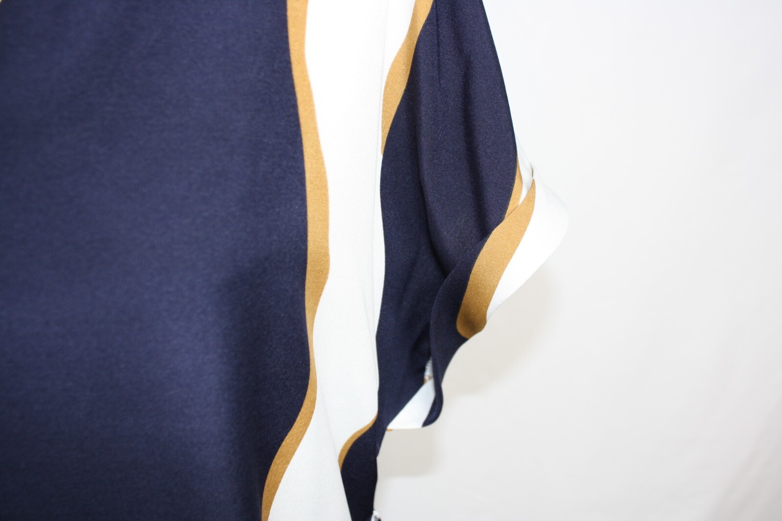 Abstract Stripped Navy, White, Tan 100% Polyester Women’s L Dress w/Belt