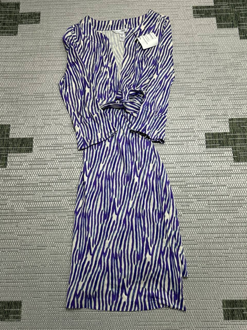 Diane Von Furstenberg Dress Womens Small Blue White Silk Satin Wrap