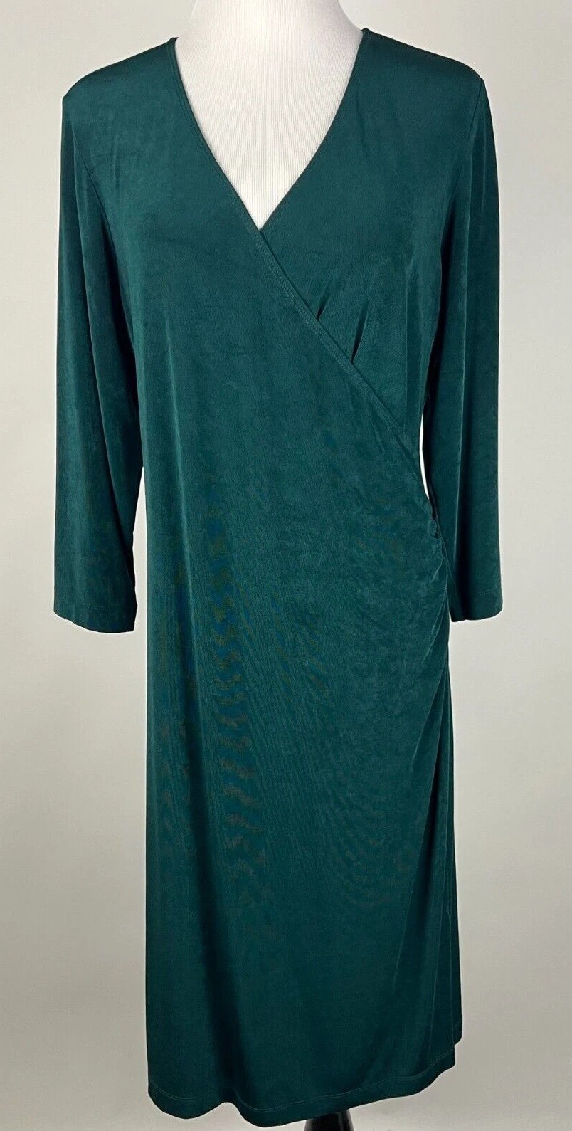 Chico’s Travelers 1 emerald green faux wrap dress Medium stretch luxury style