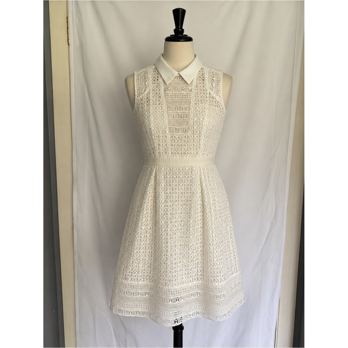 Rare Karen Millen Limited Edition White Lace Collared Dress Size 8 (MSRP $399)