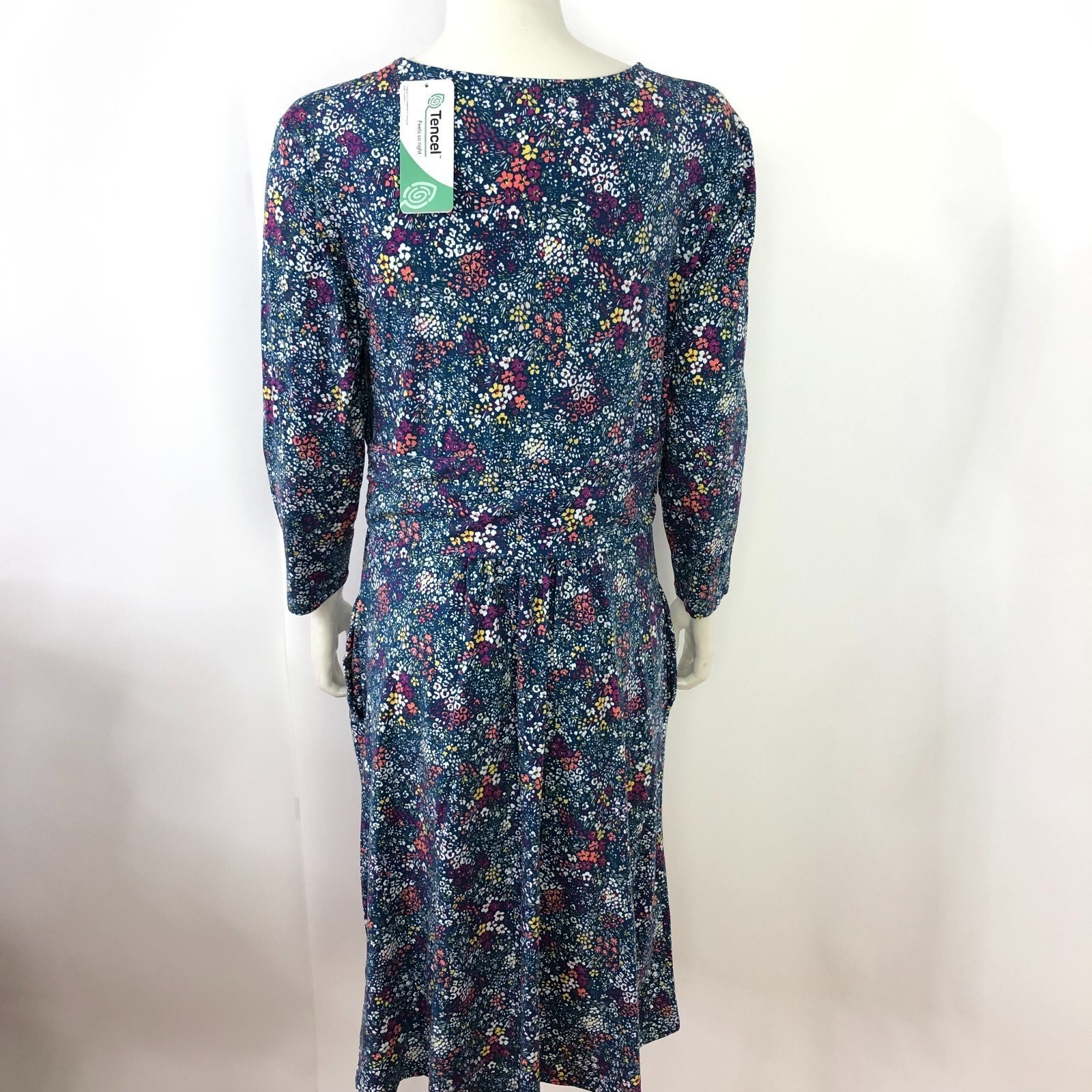 Lands’ End NEW Medium 10-12 Ruched Pull Over Below Knee Dress All Over Print