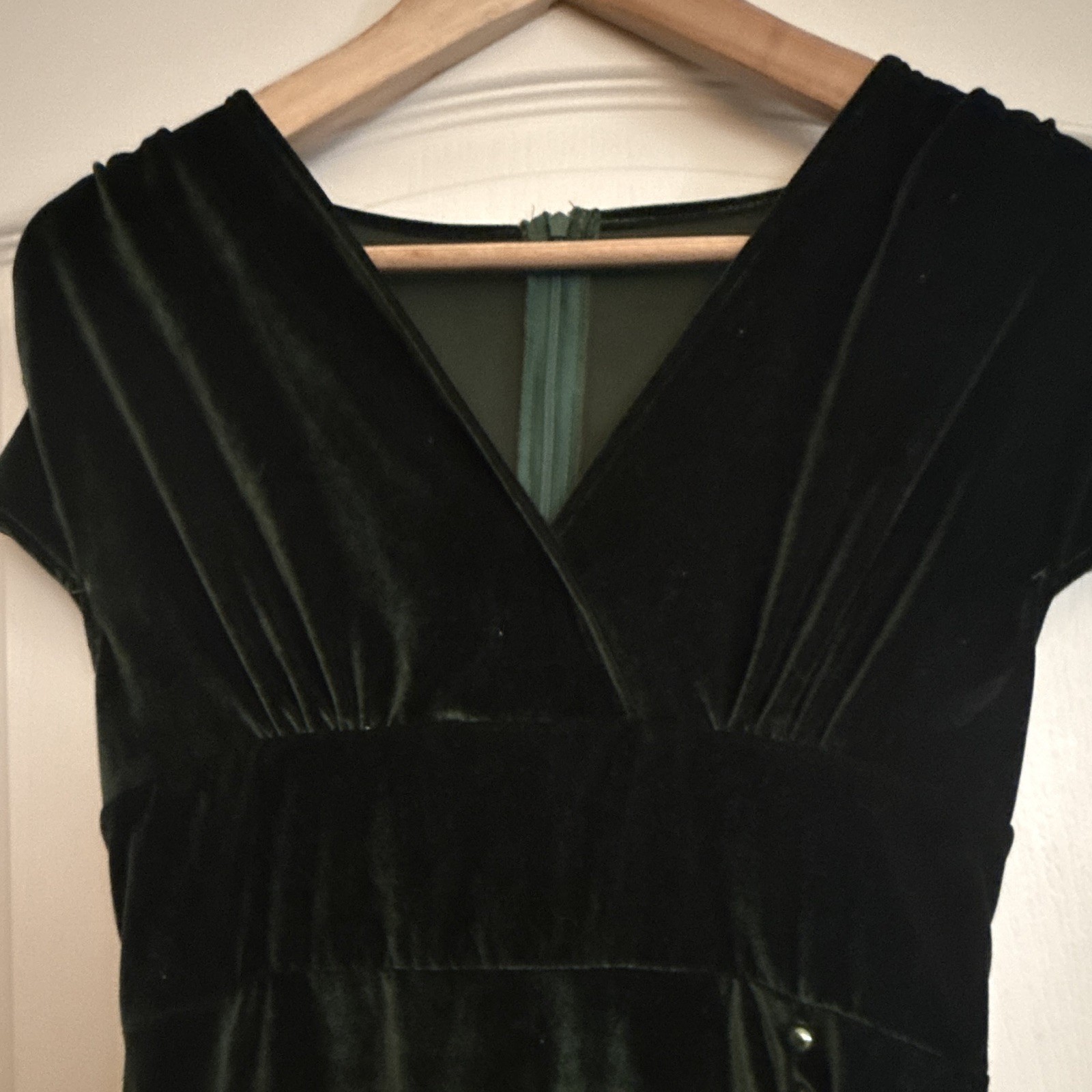 Retro Stage Green 1940s Deep V-Neck Pearl Velvet Dress