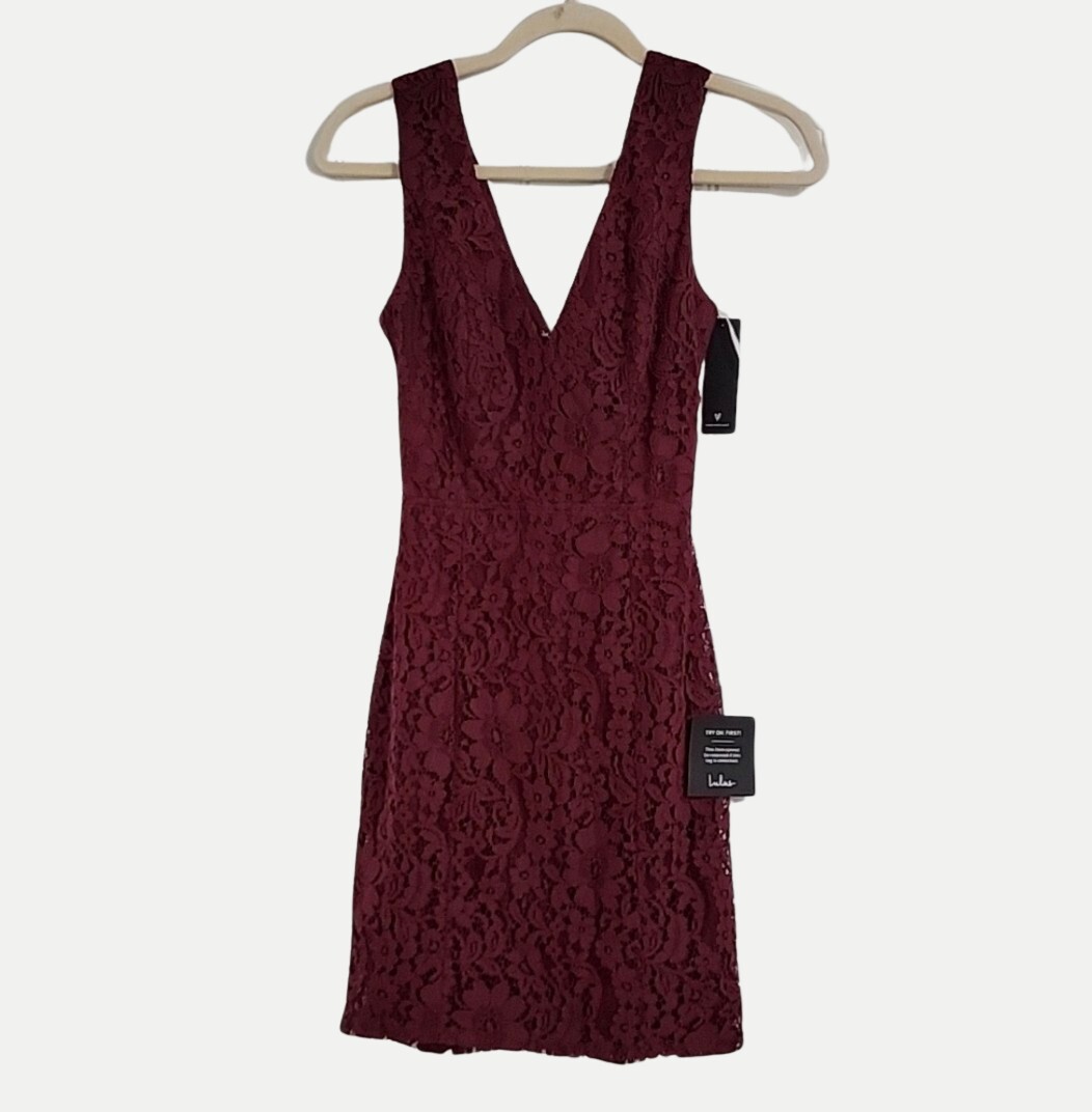 Lulus lace mini dress with back cut-out in burgandy Sz XS NWT