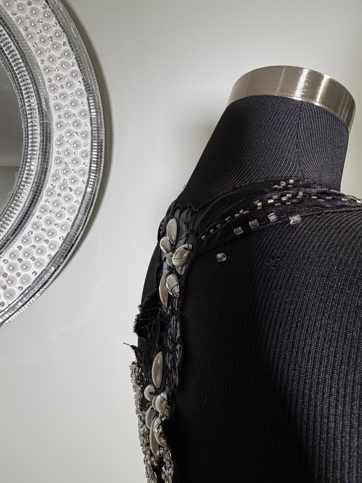 ESSEJEFFE Black Beaded Ruched Evening Gown Rhinestone Pearl Cap Sleeve Size 42