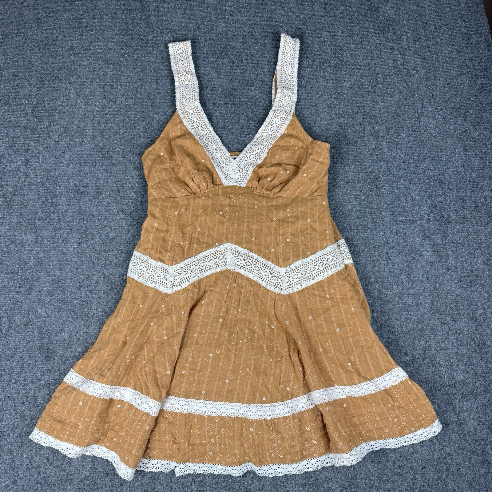 American Eagle Tan and Cream Babydoll Dress Size Small