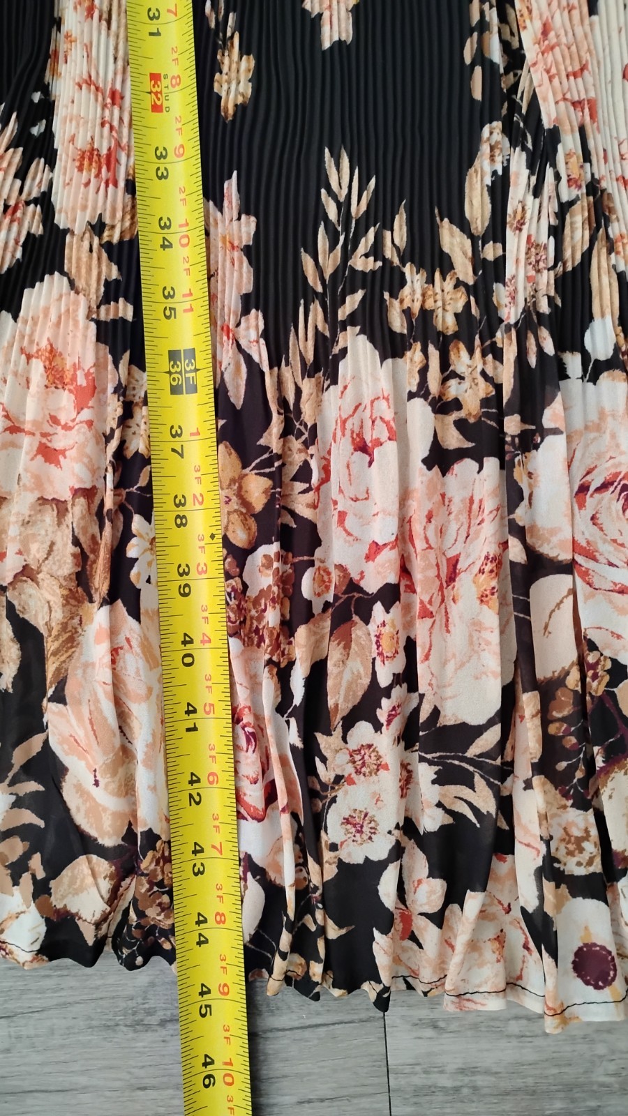 Vici Pleated Songbird Floral Pattern Midi Dress Long Sleeve Boho Women’s Size M