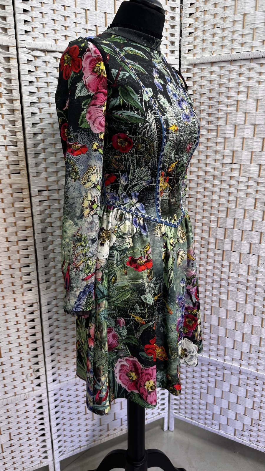 Michal Negrin Elegant Floral And Crystals Dress Size – 36 – NWT