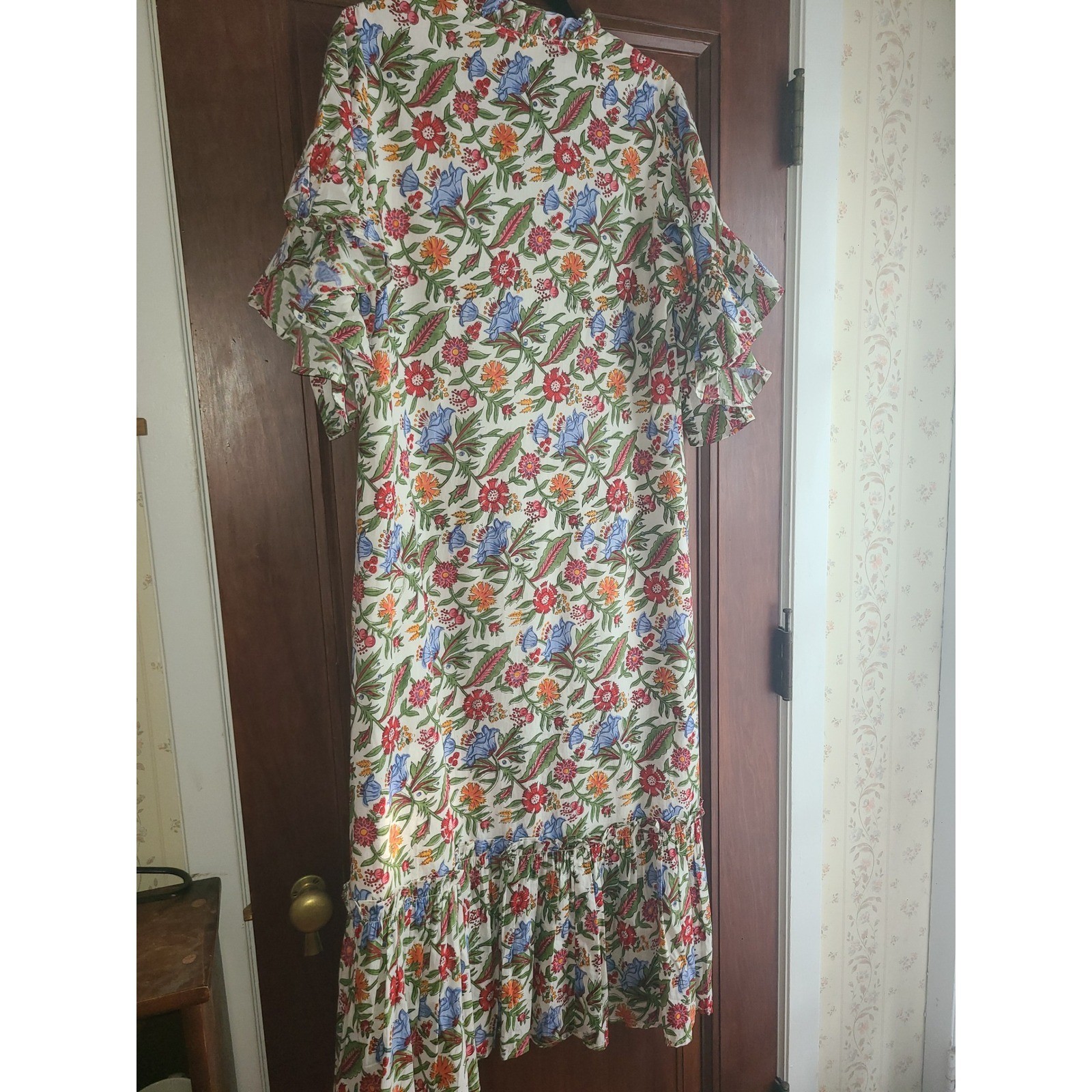 Fitzroy & Willa Floral Soleil Maxi Dress Medium Multi Color Ruffle V-Neck