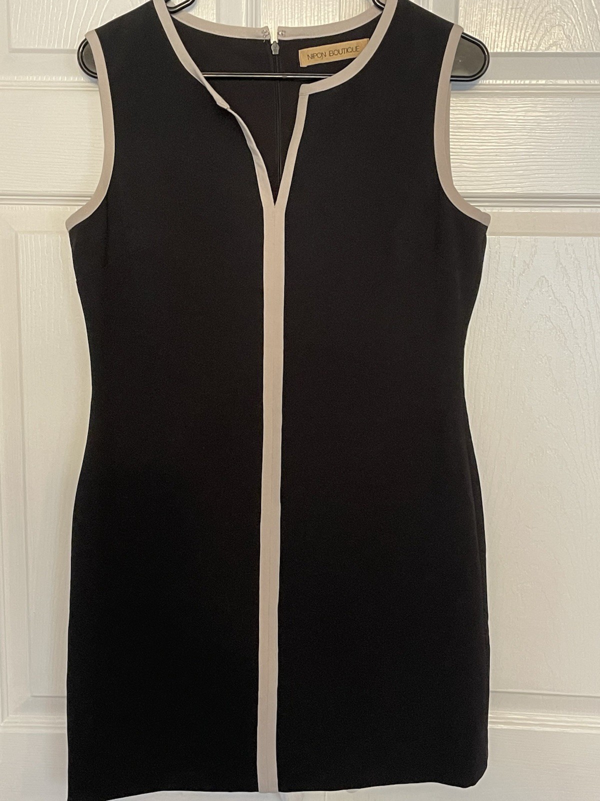 Nipon Black Cream Sleeveless Sheath Dress 6 Mini Little Black Dress