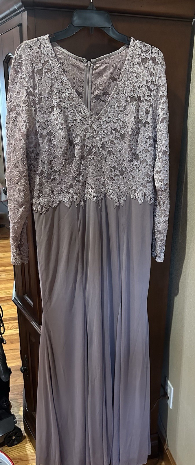 DECODE 1.8 sequin bodice flowing maxi dress – Lilac- sz 16/DWK176